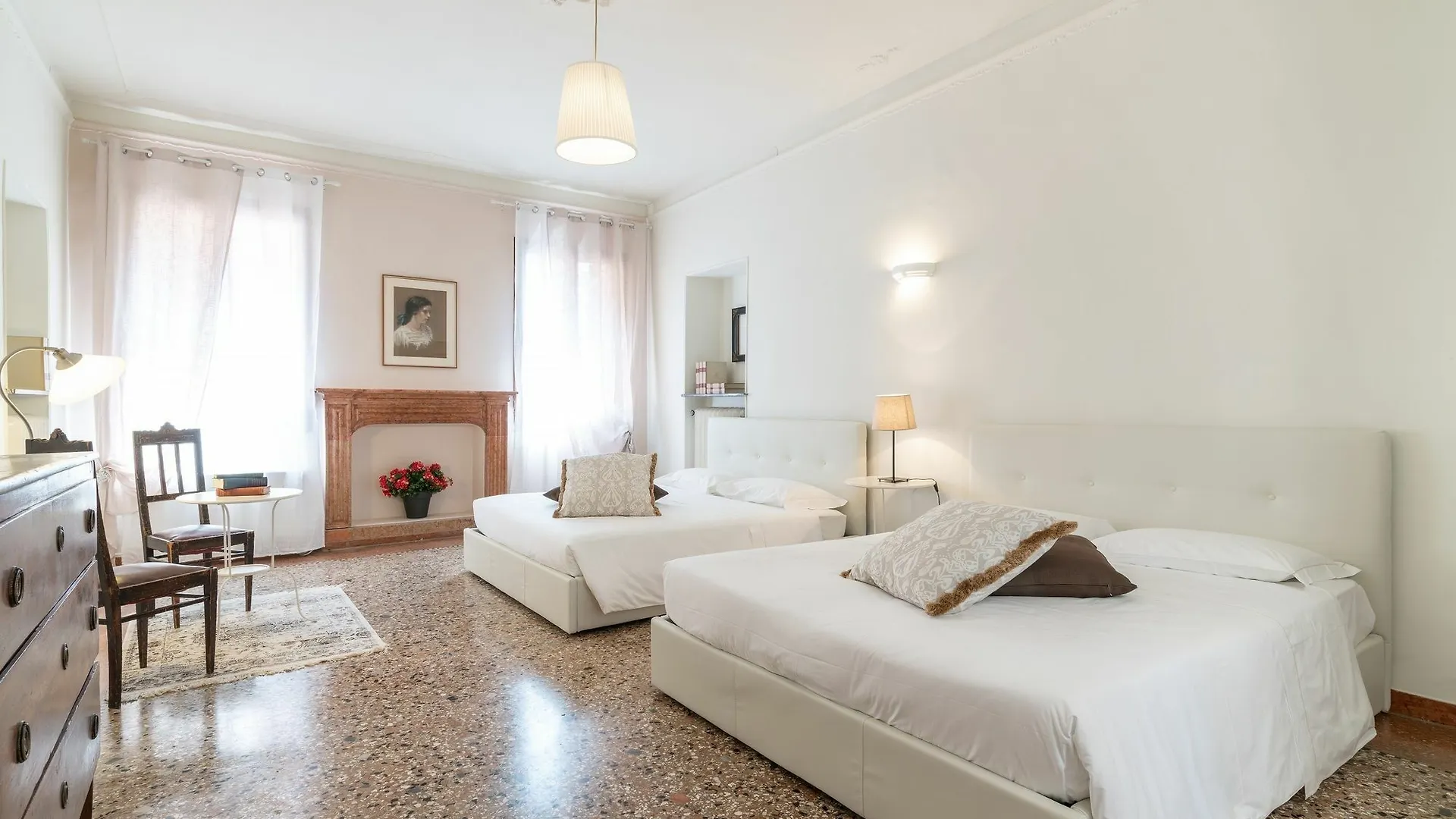 Rio Terra' Canal View Apartment Venedik